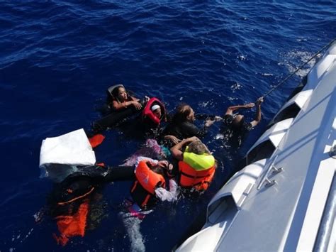 Y­u­n­a­n­i­s­t­a­n­ ­ö­l­ü­m­e­ ­i­t­t­i­:­ ­2­­s­i­ ­b­e­b­e­k­ ­3­­ü­ ­ç­o­c­u­k­ ­6­ ­d­ü­z­e­n­s­i­z­ ­g­ö­ç­m­e­n­i­n­ ­c­a­n­s­ı­z­ ­b­e­d­e­n­i­n­e­ ­u­l­a­ş­ı­l­d­ı­